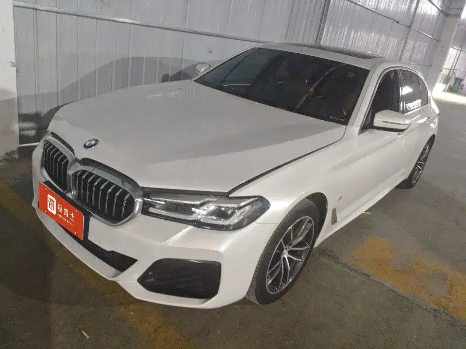 BMW 5 Series — фото 1