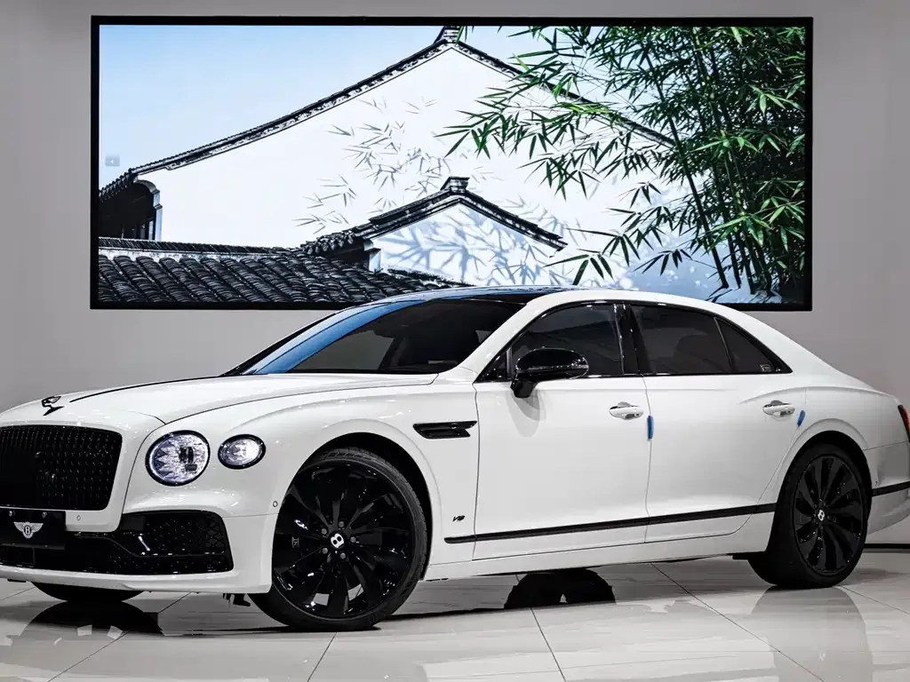 Bentley Flying Spur — фото 1