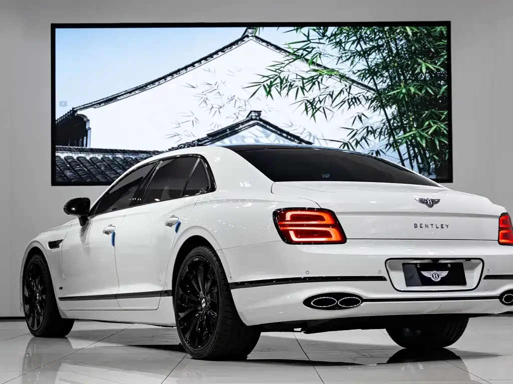 Bentley Flying Spur — фото 4