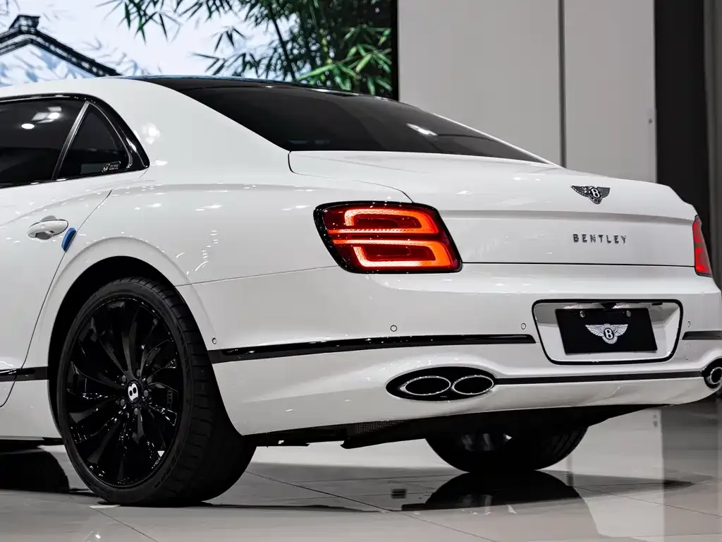 Bentley Flying Spur — фото 7