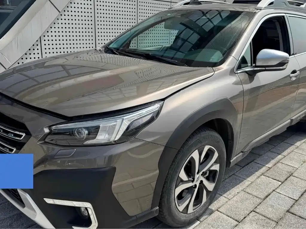 Subaru Outback — фото 1
