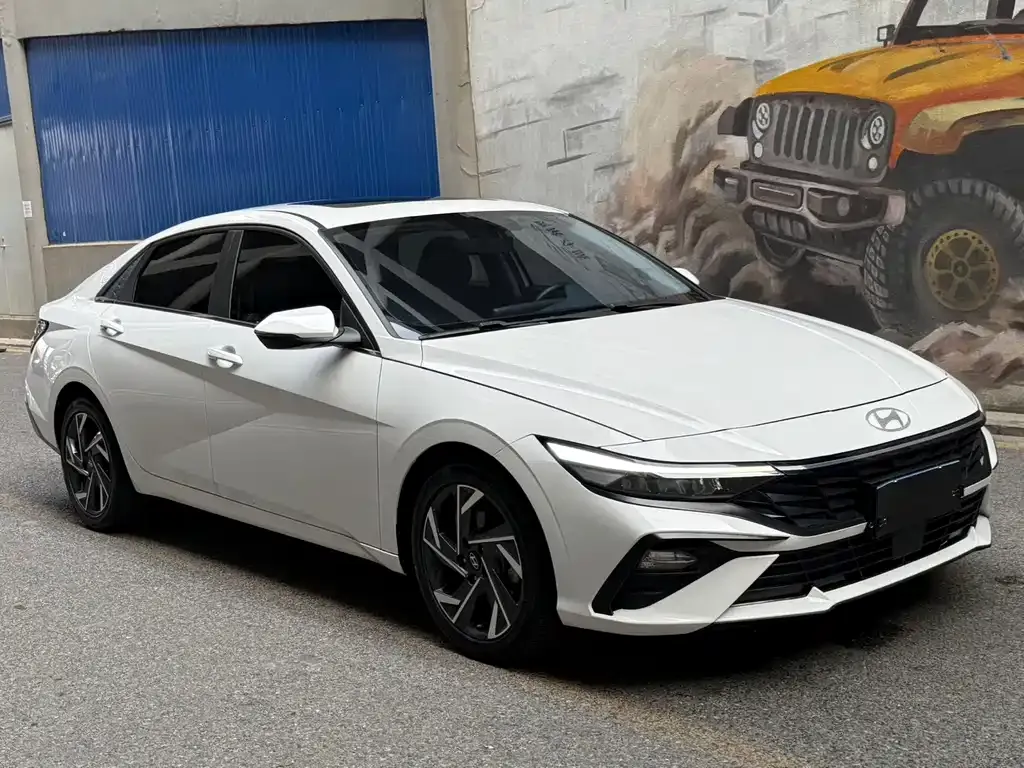 Hyundai Elantra — фото 5