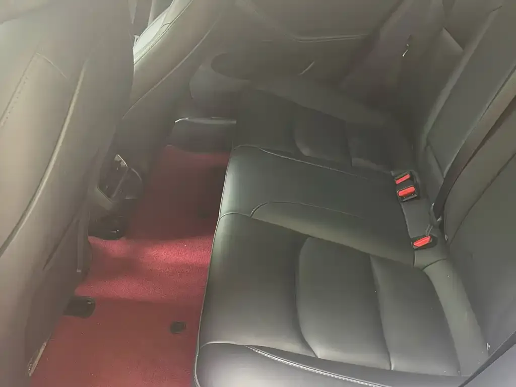 Tesla Model 3 — фото 3