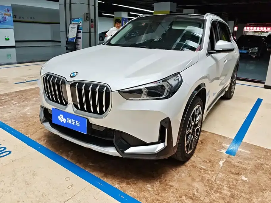 BMW X1 — фото 1