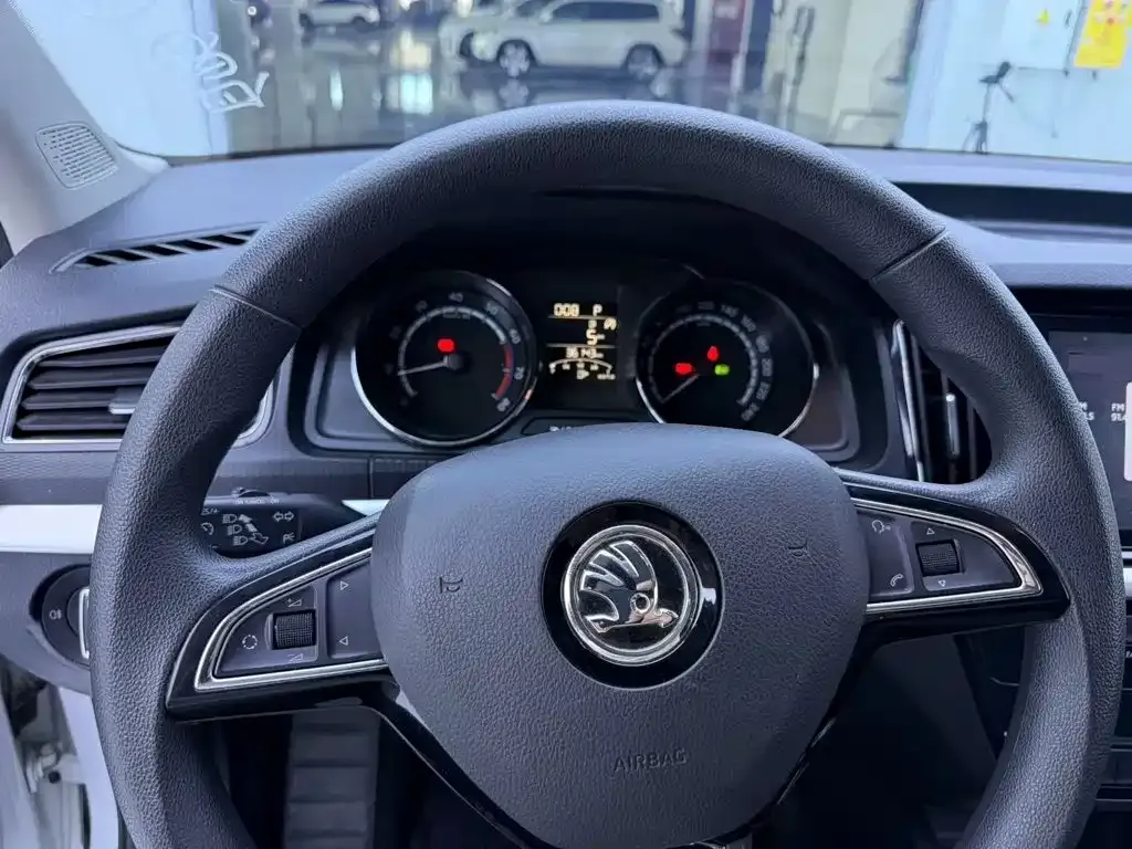Skoda Kamiq — фото 9