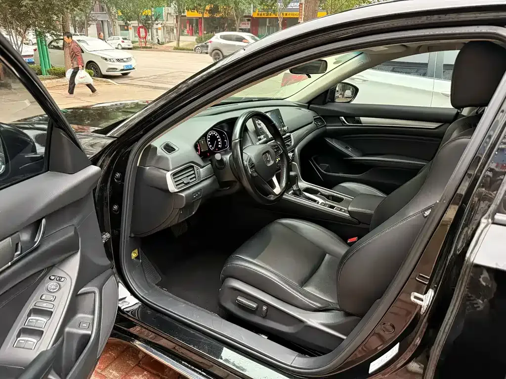 Honda Accord — фото 2