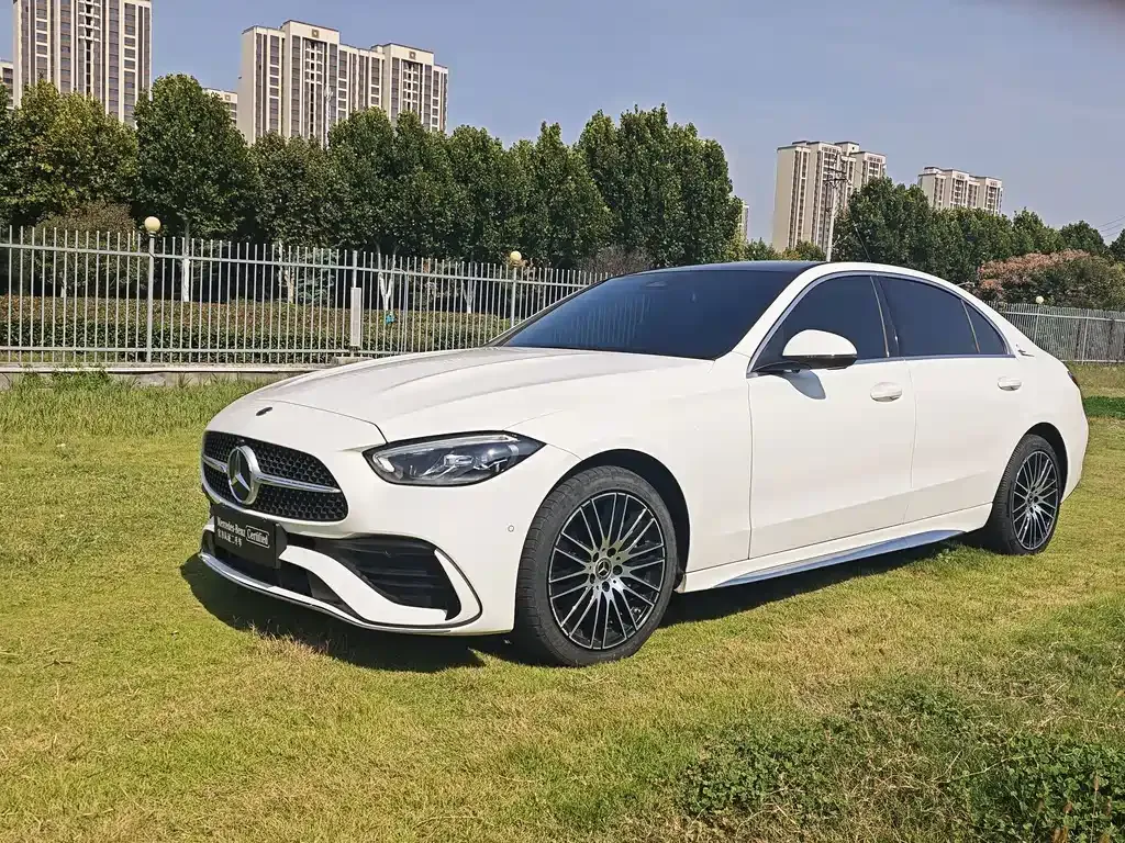 Mercedes-Benz C-Class — фото 1