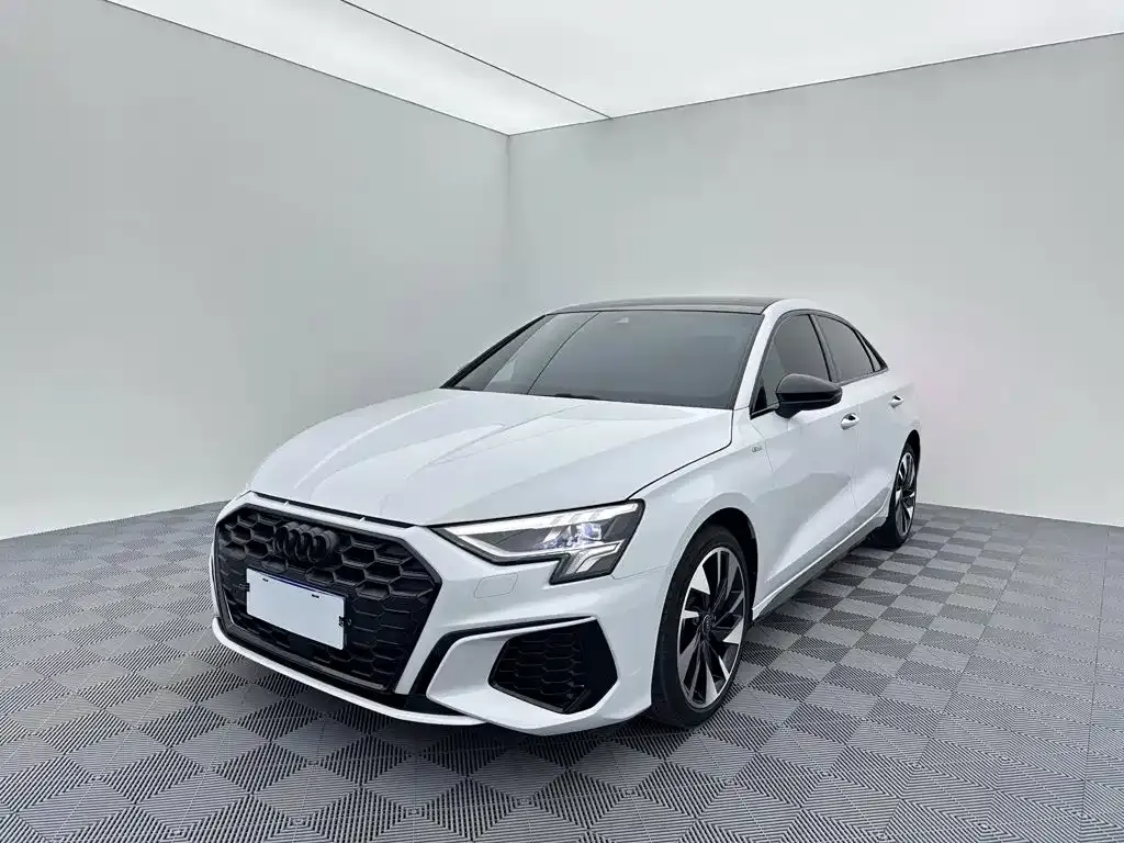Audi A3 — фото 1