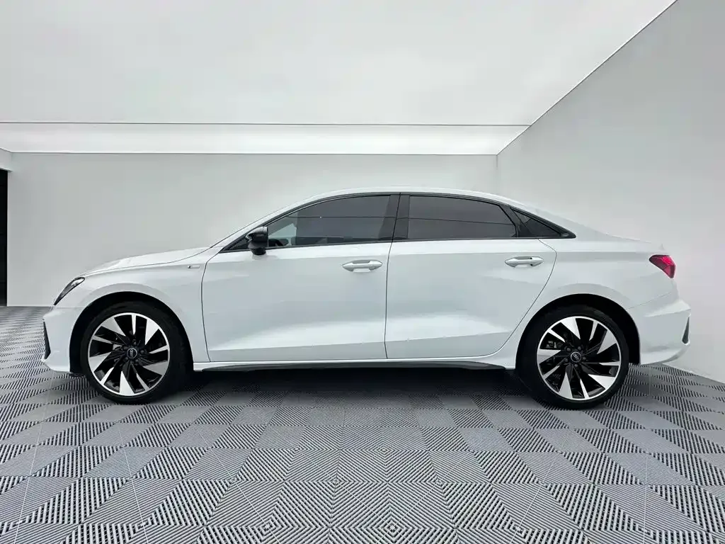 Audi A3 — фото 8