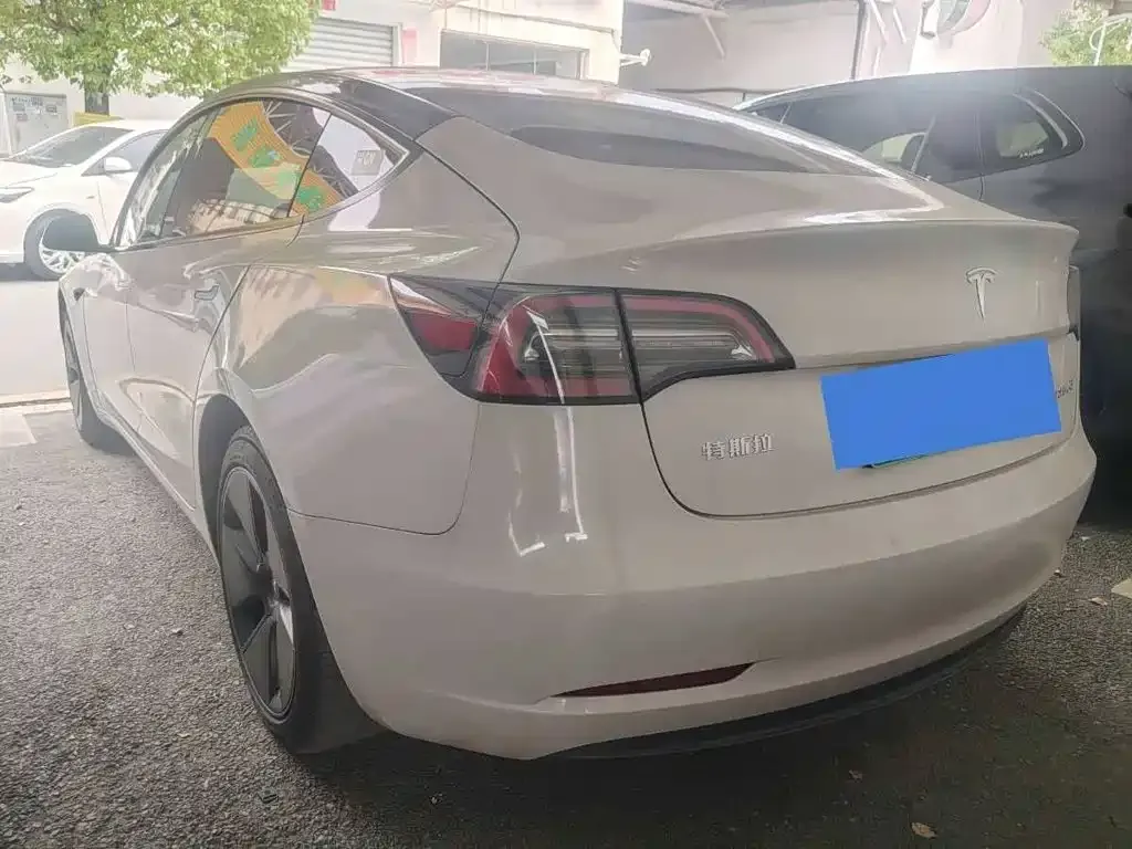 Tesla Model 3 — фото 6