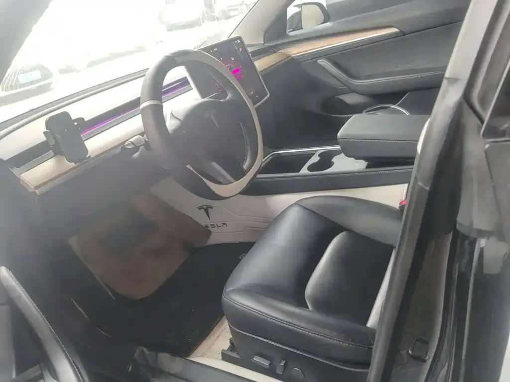 Tesla Model 3 — фото 3