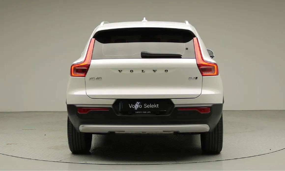 Volvo XC40 — фото 6