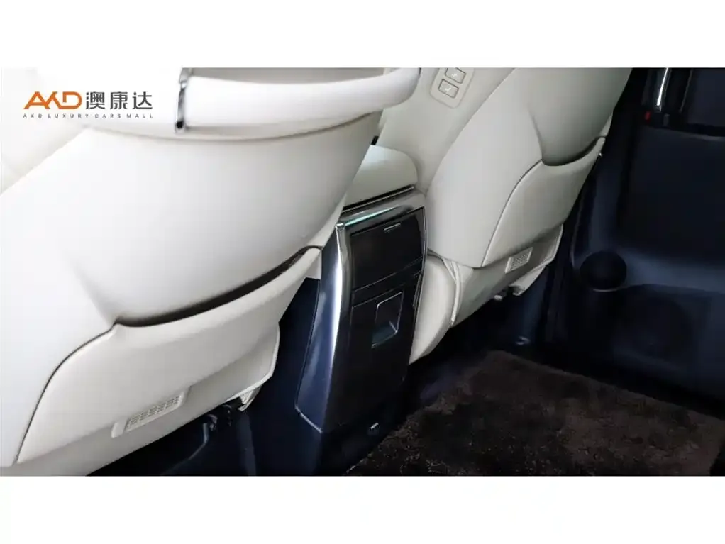 Toyota Alphard — фото 7