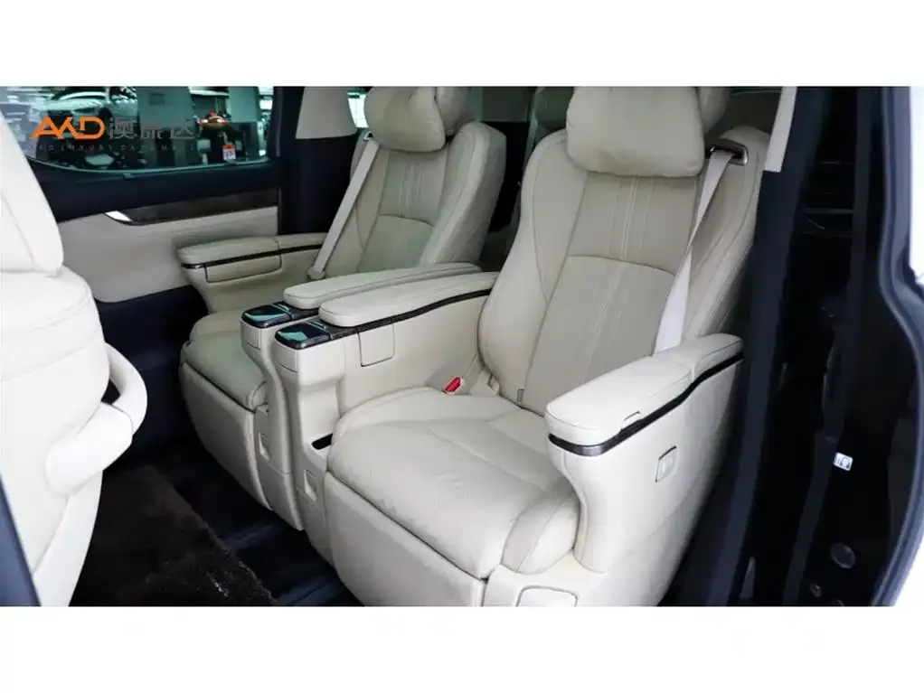 Toyota Alphard — фото 8