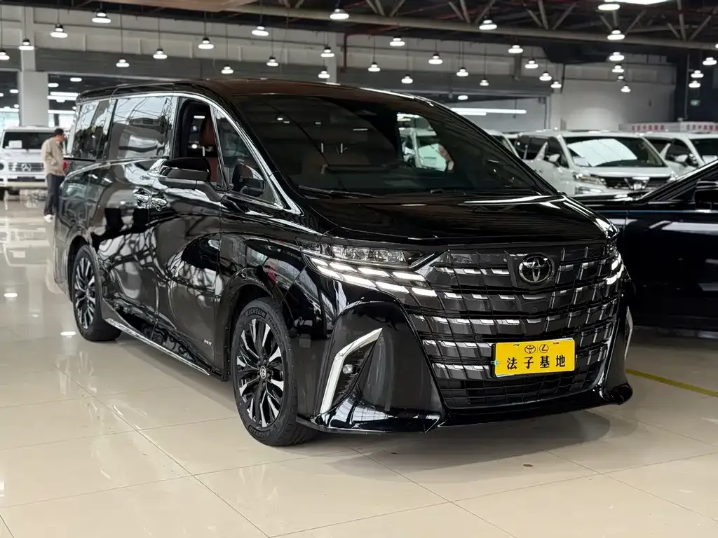 Toyota Alphard — фото 6