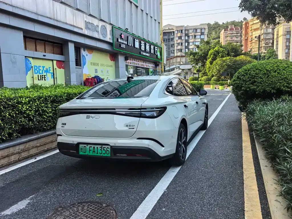 BYD Seal 07 DM-i — фото 4