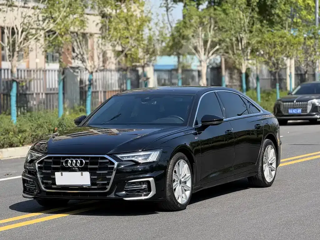 Audi A6L — фото 1