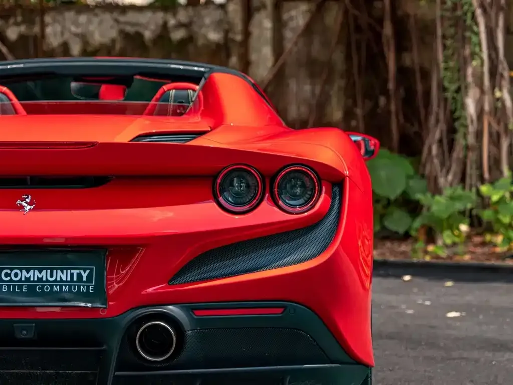 Ferrari F8 — фото 9
