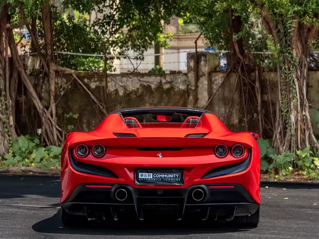 Ferrari F8 — фото 10
