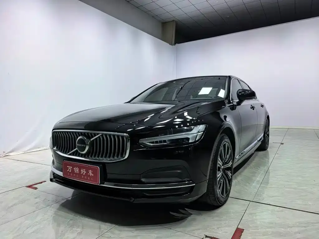 Volvo S90 — фото 1
