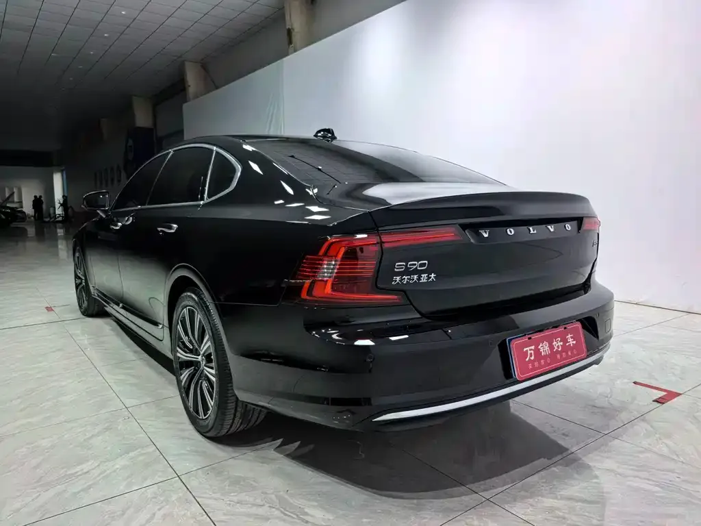 Volvo S90 — фото 10