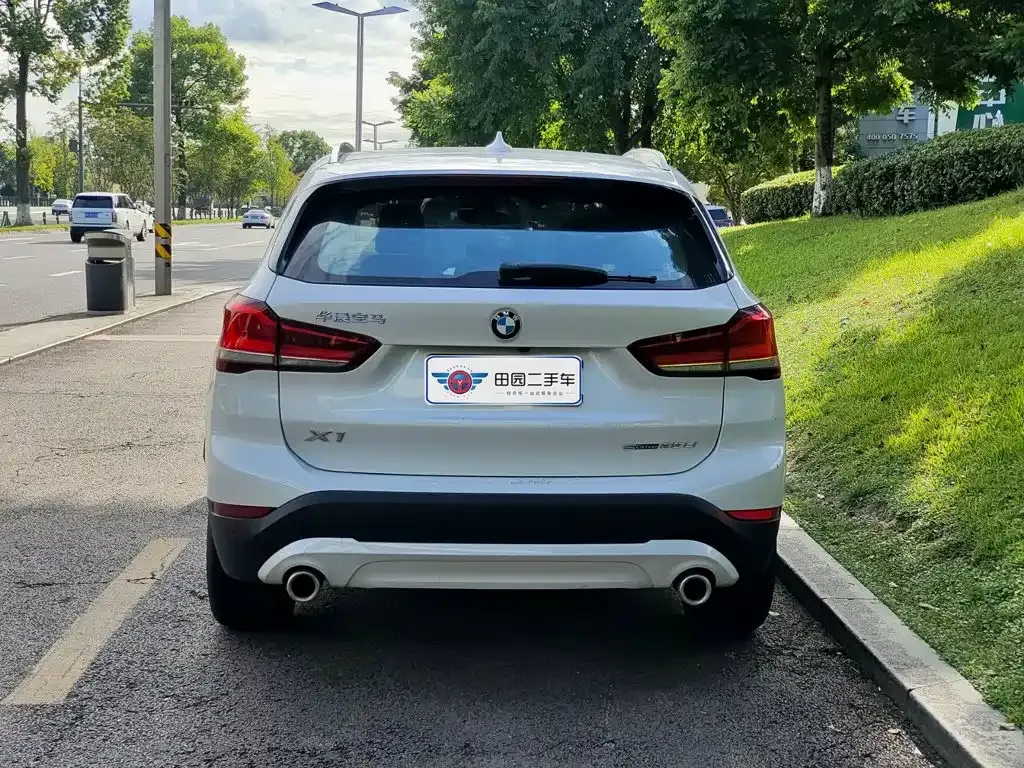 BMW X1 — фото 9