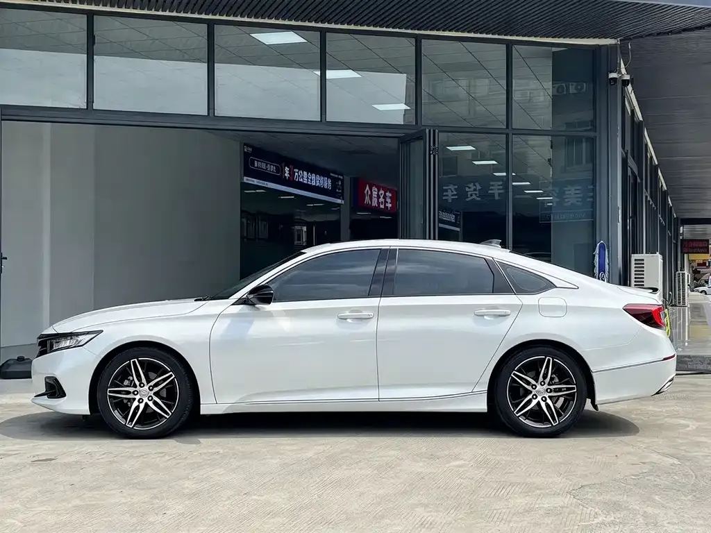 Honda Accord — фото 2