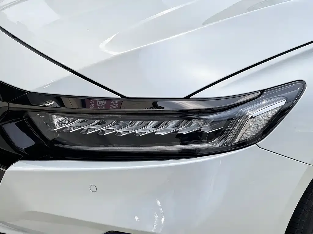 Honda Accord — фото 9