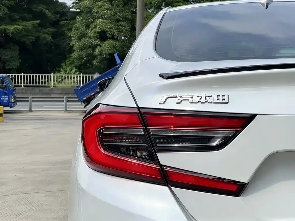 Honda Accord — фото 3