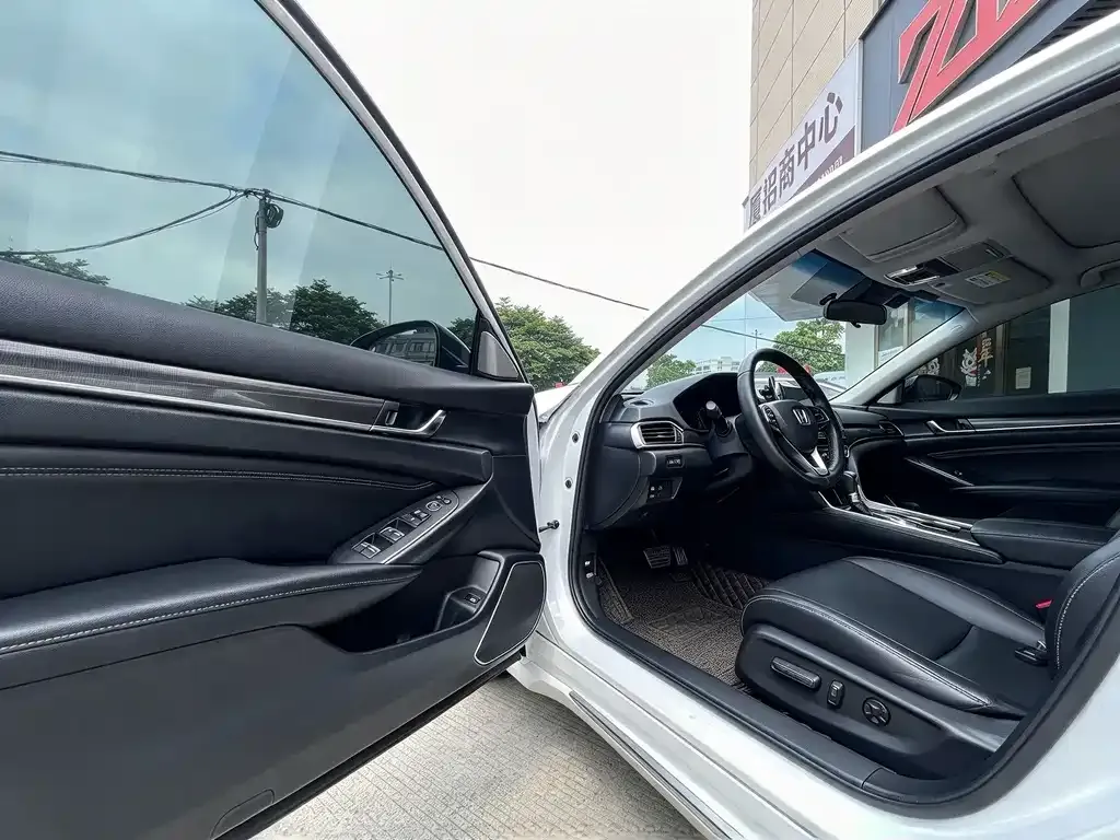 Honda Accord — фото 5