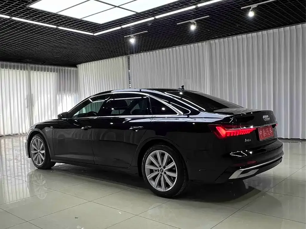 Audi A6L — фото 10