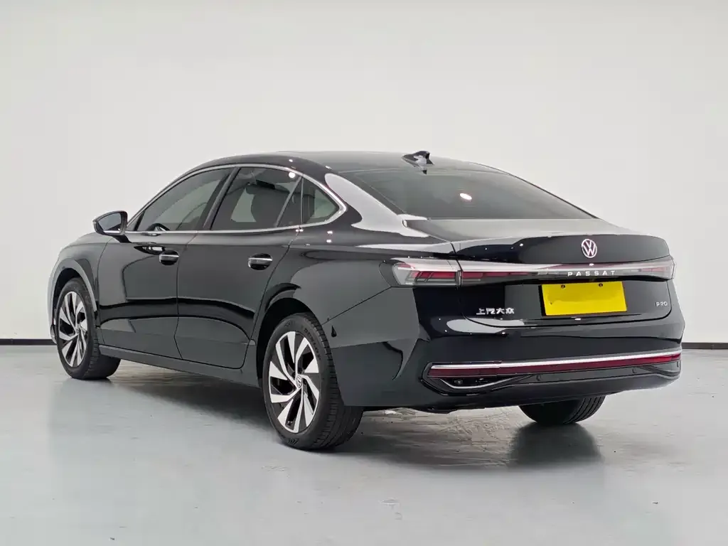 Volkswagen Passat — фото 2