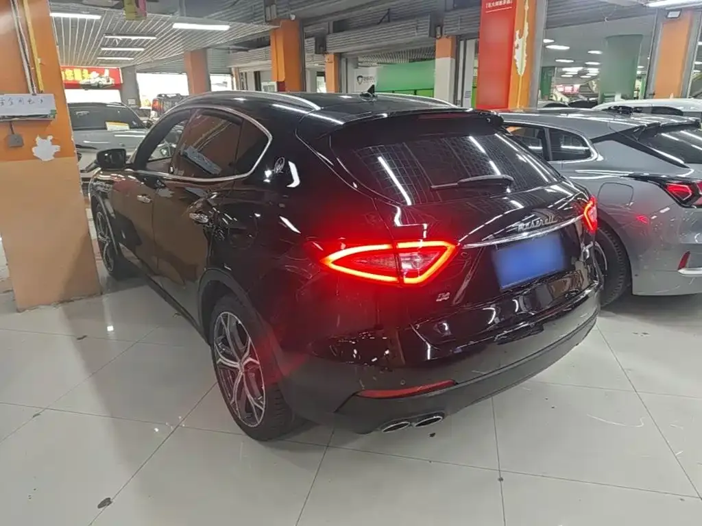 Maserati Levante — фото 6