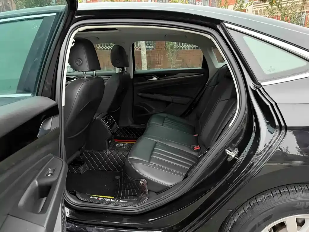 Volkswagen Passat — фото 2