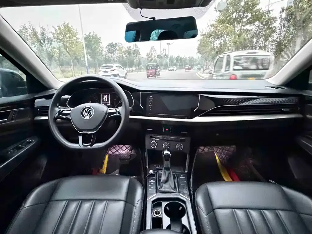 Volkswagen Passat — фото 8