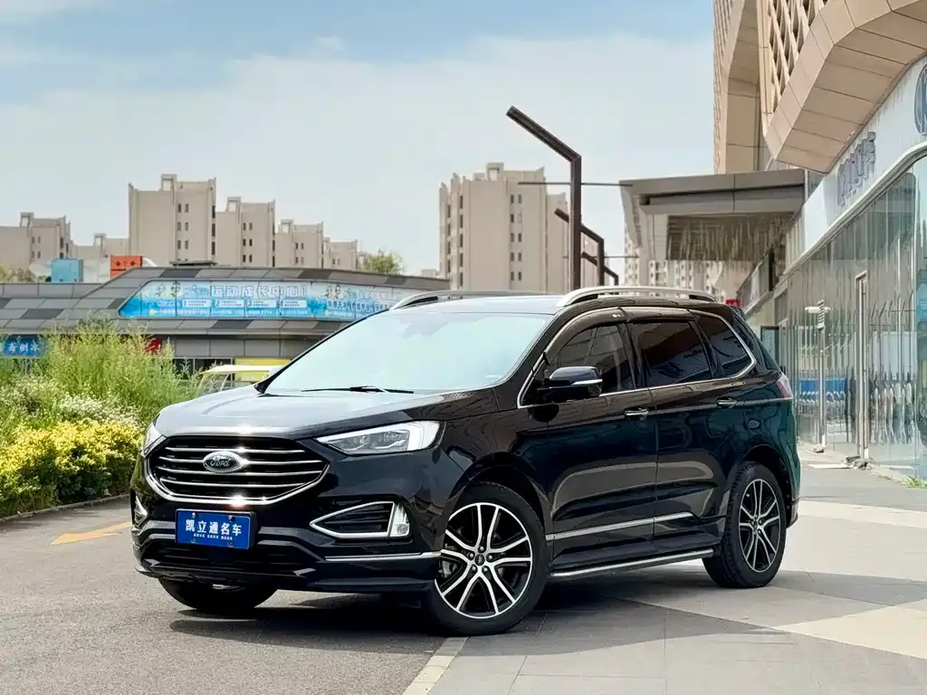 Ford Edge — фото 1