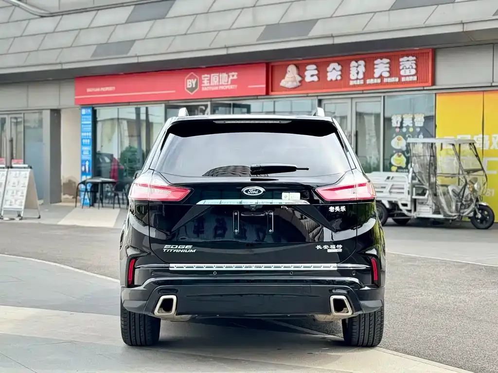 Ford Edge — фото 6