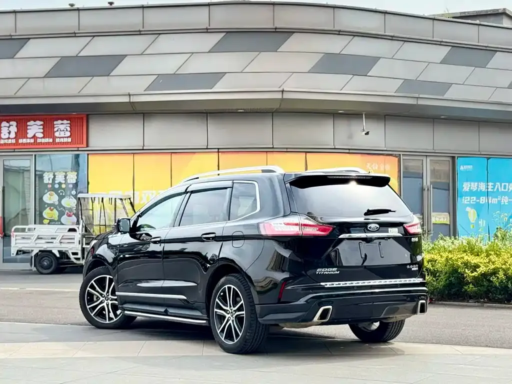 Ford Edge — фото 4