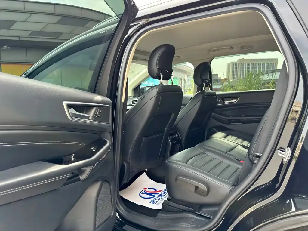 Ford Edge — фото 9