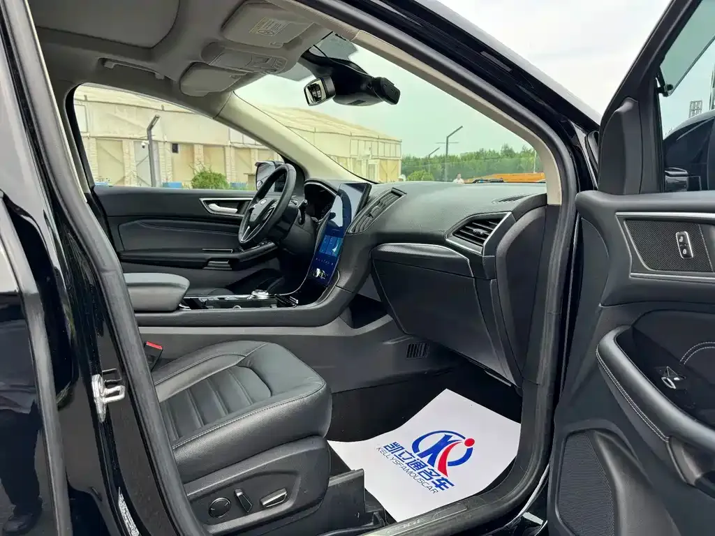 Ford Edge — фото 8
