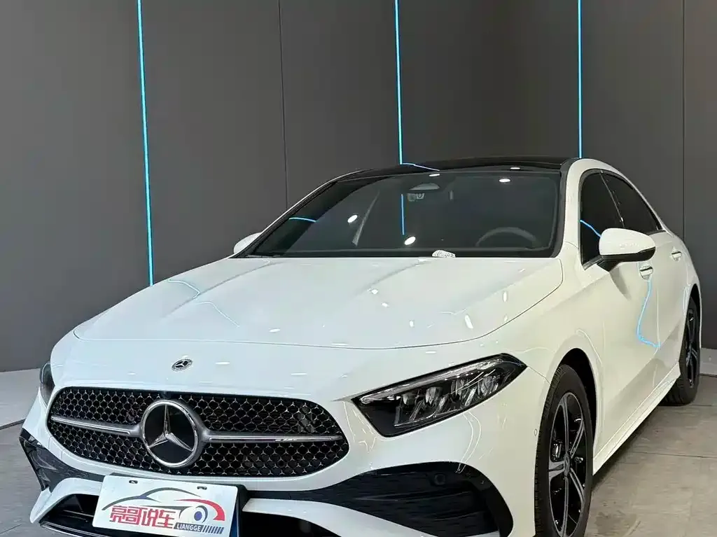 Mercedes-Benz A-Class — фото 1