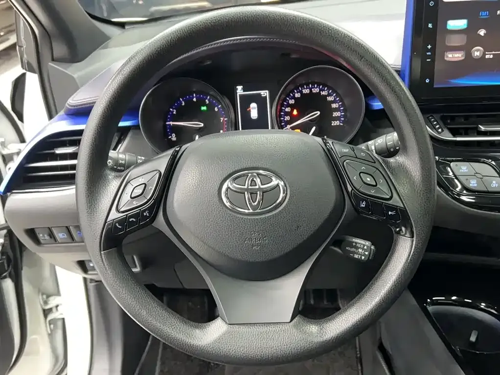 Toyota C-HR — фото 5
