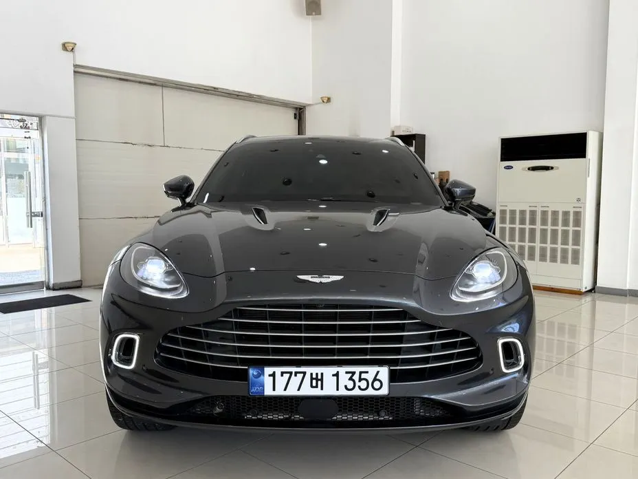 Aston Martin DBX — фото 3