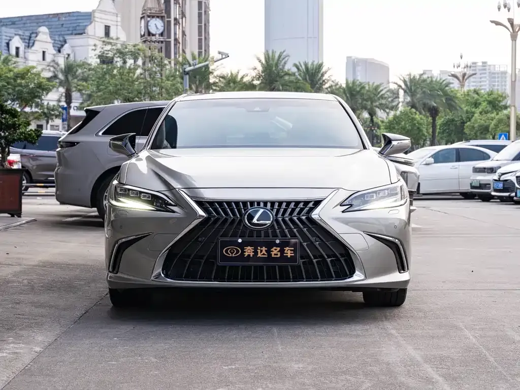 Lexus ES — фото 4