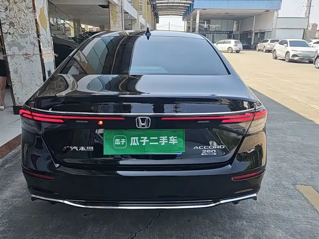 Honda Accord — фото 10