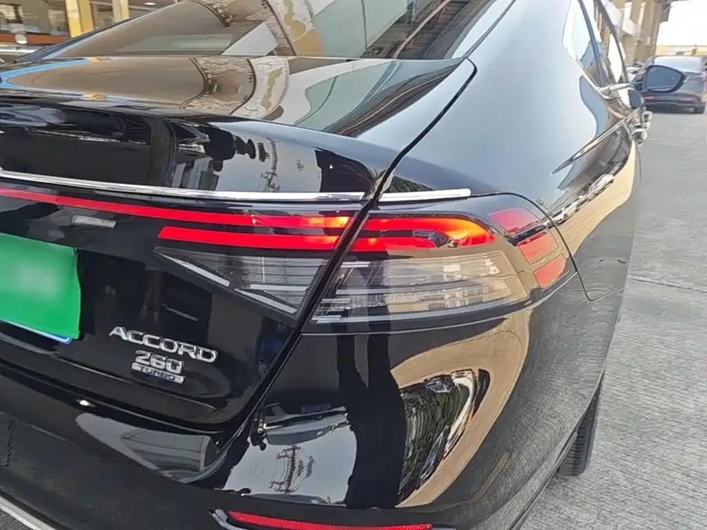 Honda Accord — фото 9