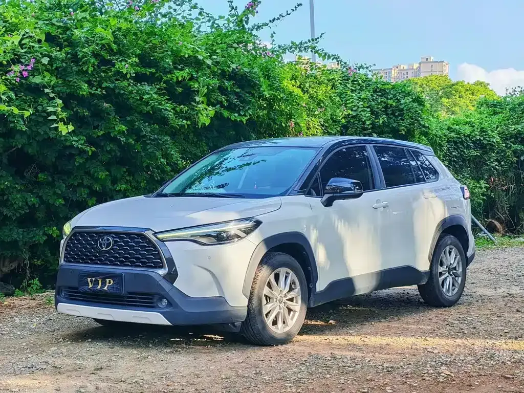 Toyota Corolla Cross — фото 1