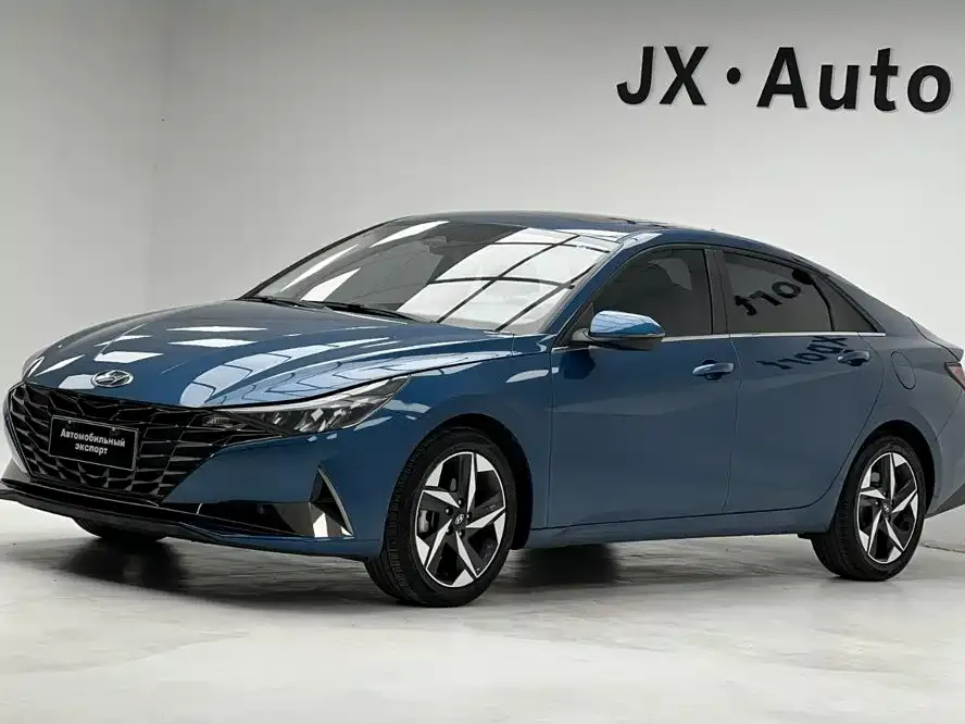 Hyundai Elantra — фото 1