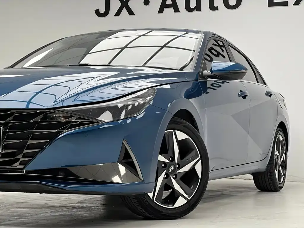 Hyundai Elantra — фото 4