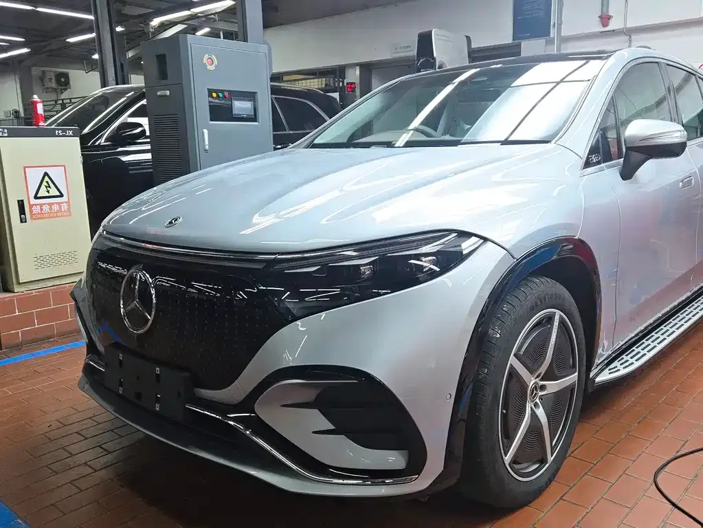Mercedes-Benz EQS SUV — фото 1